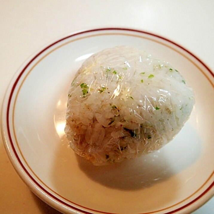 魚粉と青のりとシーサラダのおにぎり レシピ 作り方 By ぷ みぃまま 楽天レシピ 魚粉と青のりとシーサラダのおにぎり レシピ 作り方 By ぷ みぃまま 楽天レシピ